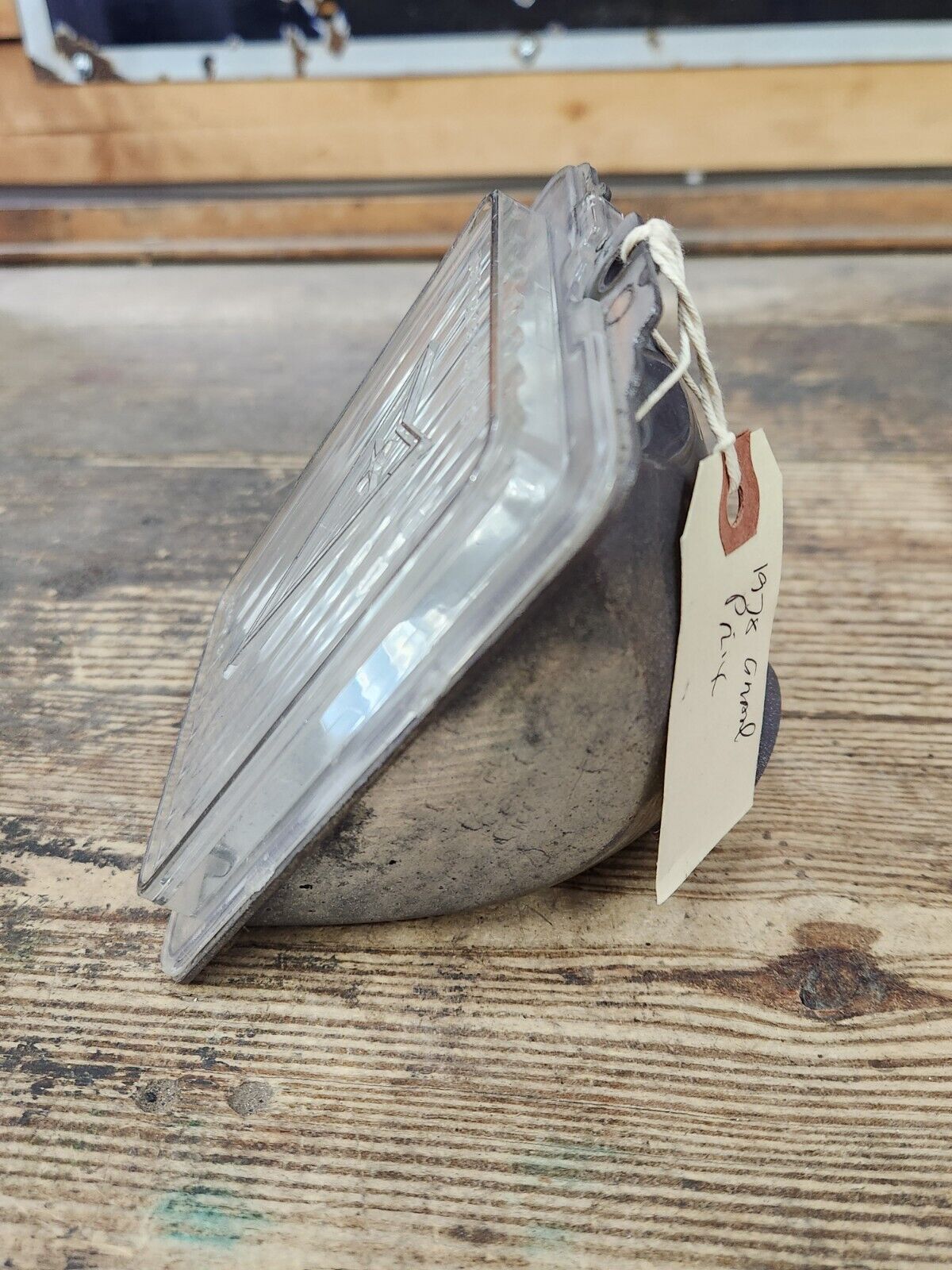 78-80 Pontiac GRAND PRIX LEFT OR RIGHT FRONT TURN SIGNAL PARK LIGHT LENS 5969115