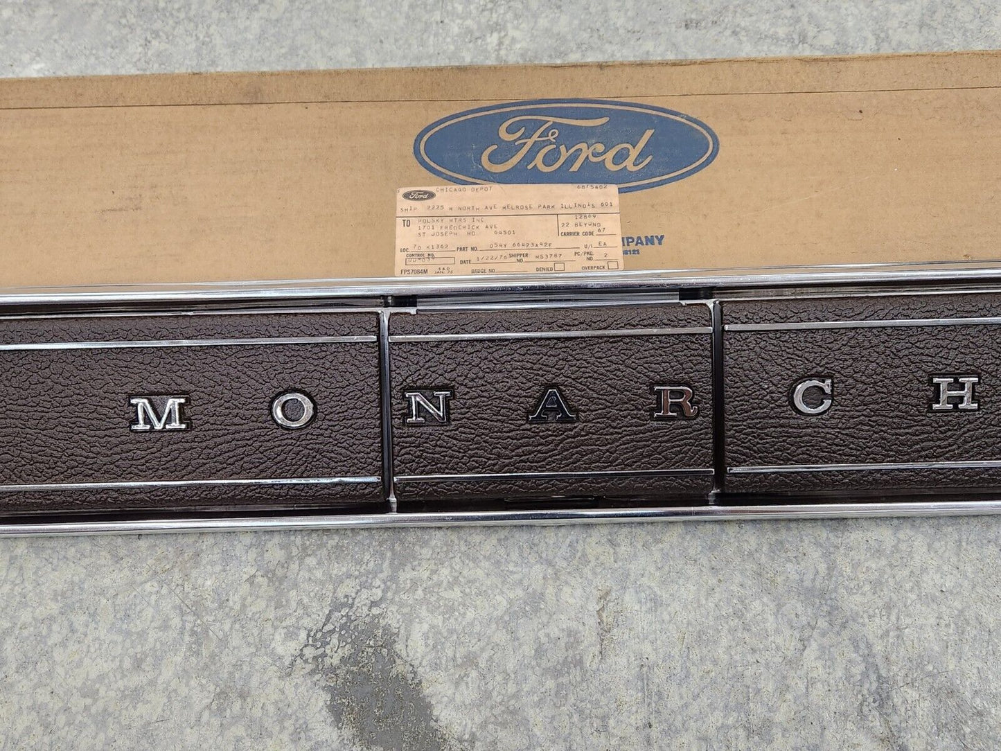 NOS 1975 76 MERCURY MONARCH REAR FINISH BELOW TRUNK TRIM PANEL D54Y-66423A42-E