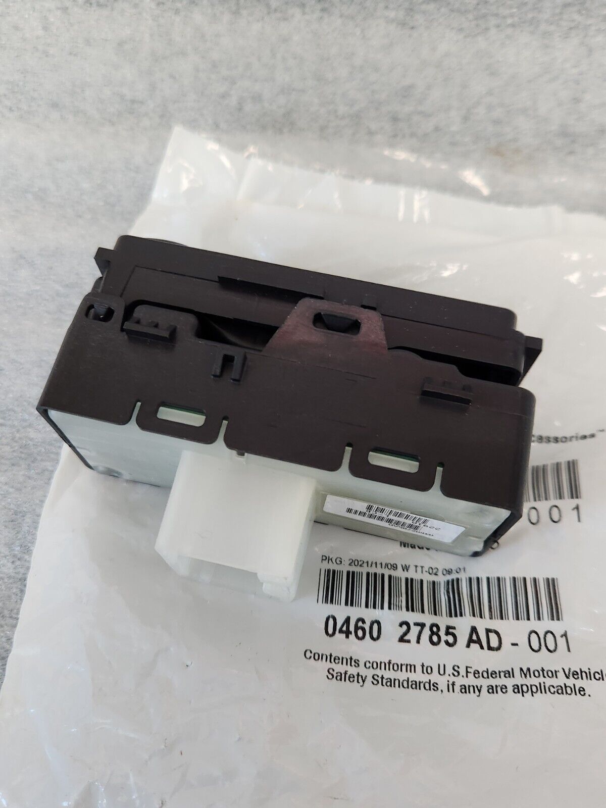 NEW Genuine MOPAR Door Window Lock Switch 200 300 Charger Magnum 04602785AD
