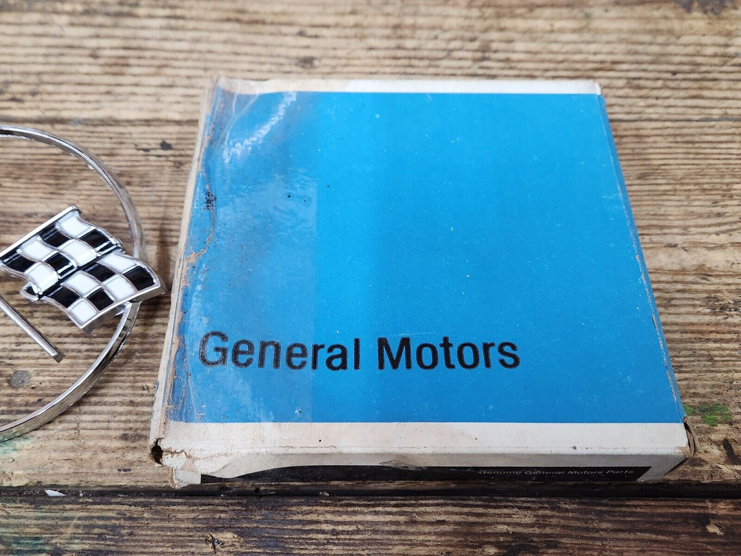 NOS OEM GM 1962 C1 Corvette Front Nose Emblem GM # 3796355 New In Box Nice!