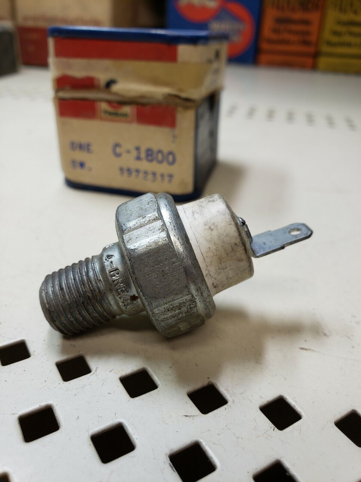 NOS DELCO OIL PRESSURE SWITCH 77-84 DODGE PLYMOUTH CHRYSLER 1972317 C-1800