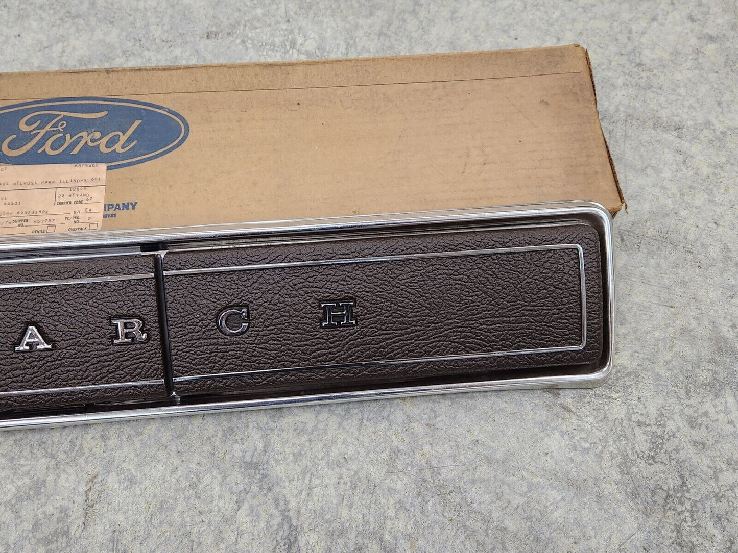 NOS 1975 76 MERCURY MONARCH REAR FINISH BELOW TRUNK TRIM PANEL D54Y-66423A42-E