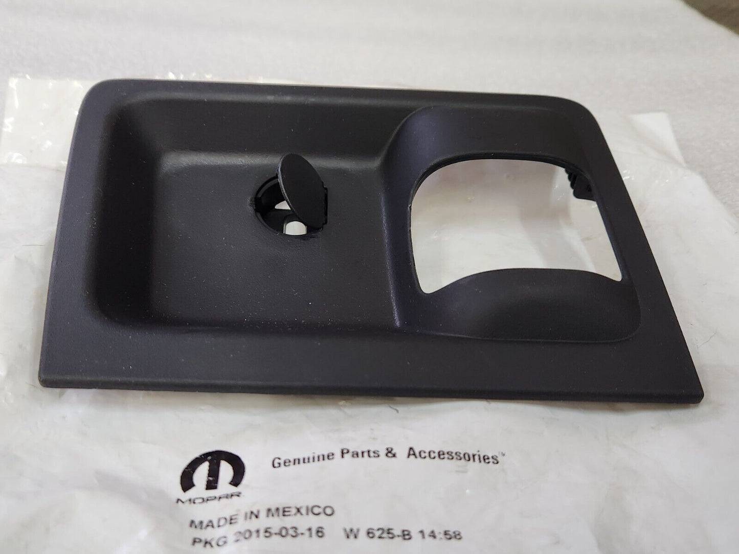 NEW OEM 13-19 RAM 1500 2500 3500 4500 RELEASE HANDLE BEZEL REAR R/H 1GY64DX9AD