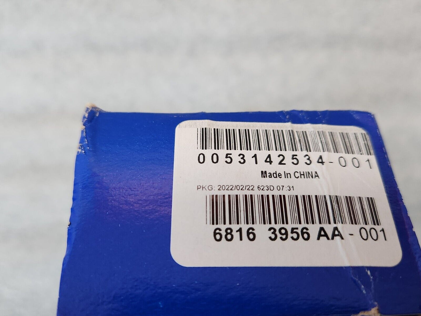 NEW Genuine OEM Mopar Front Courtesy Light 2015-20 Dodge Challenger 68163956AA