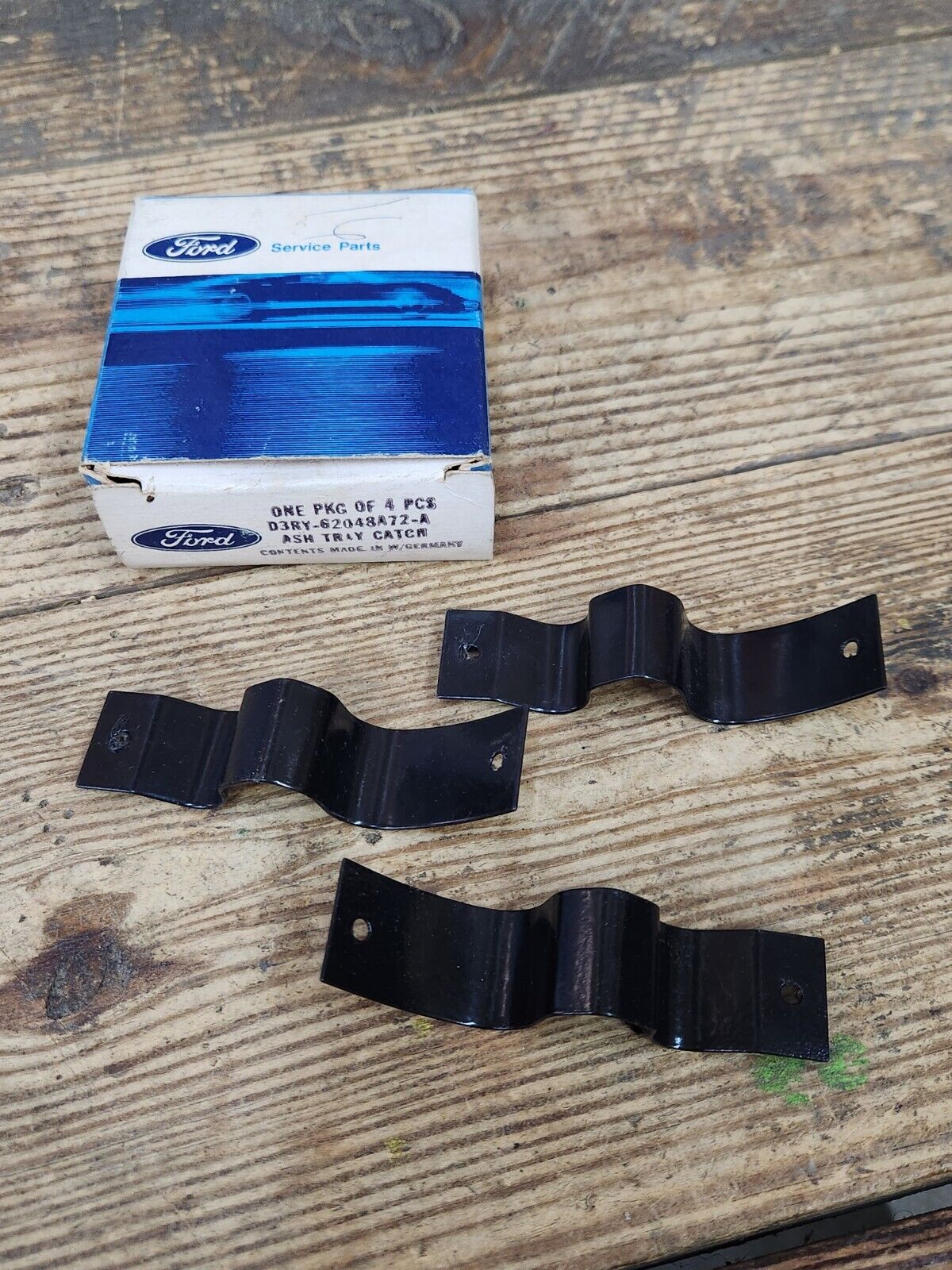 NOS 1973 1974 MERCURY CAPRI REAR CONSOLE ASHTRAY CATCH LOT OF 3