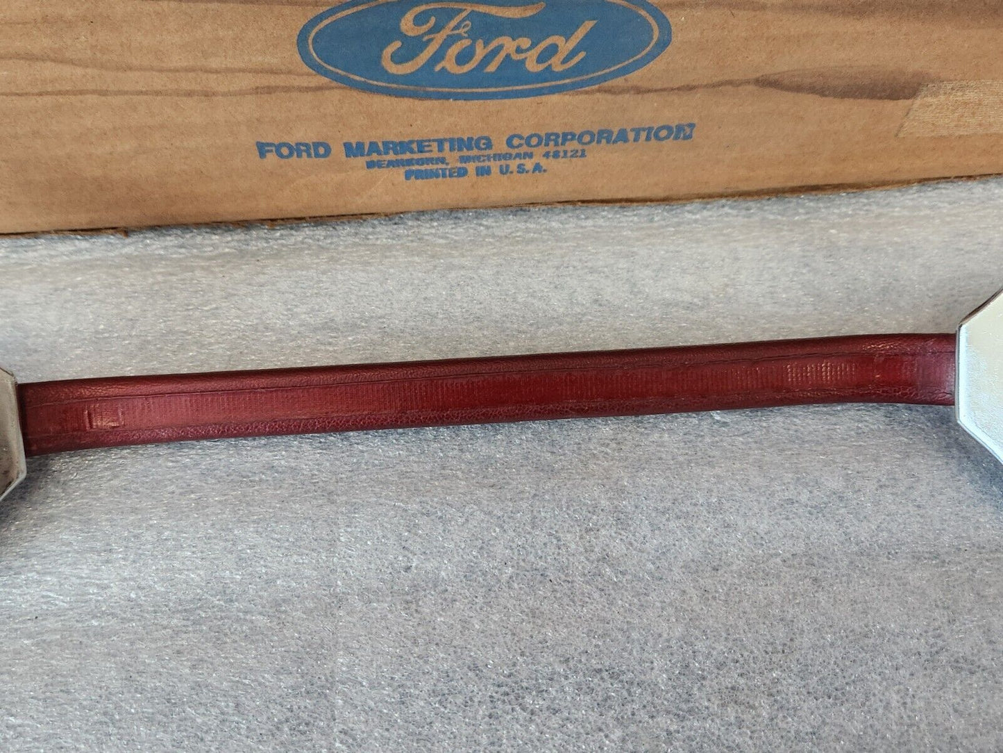 NOS 1975 1976 Mercury Grand Marquis Brougham DOOR PULL STRAP HANDLE Burgundy
