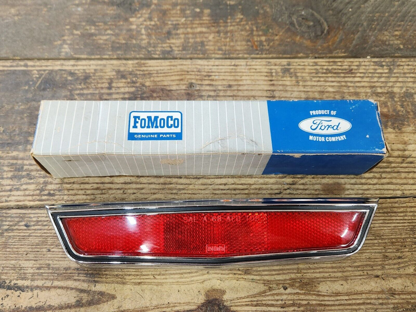 NOS 1968 FORD RANCHERO REAR SIDEMARKER LIGHT LAMP REFLECTOR ASSY C8OZ-13380-F