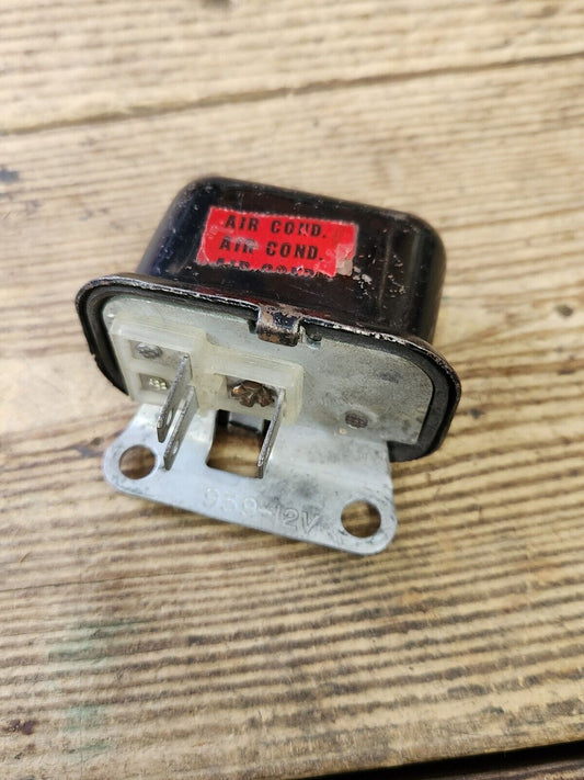 OEM 1970 - 1971 Chevy Truck Blazer Suburban Horn Relay GM 1116939