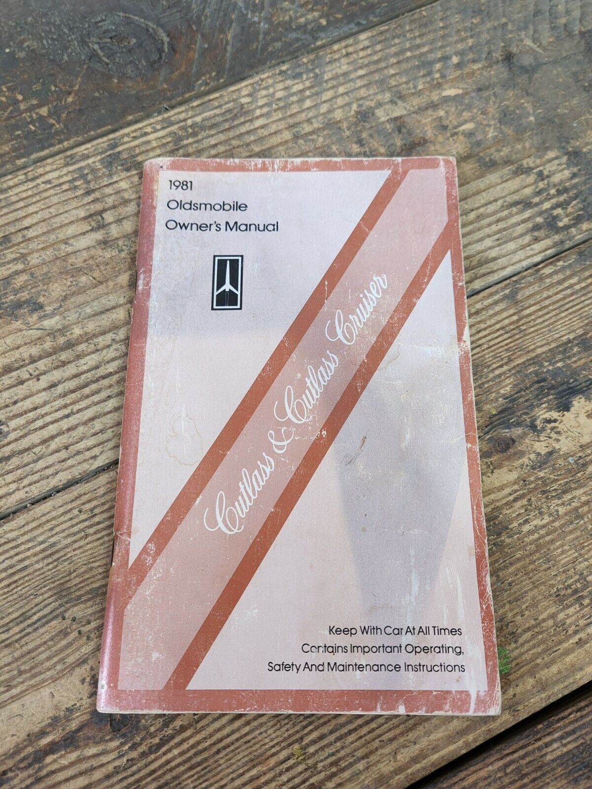 1981 OLDSMOBILE CUTLASS AND CUTLASS CRUISER ORIGINAL OWNERS MANUAL FREE SHIP