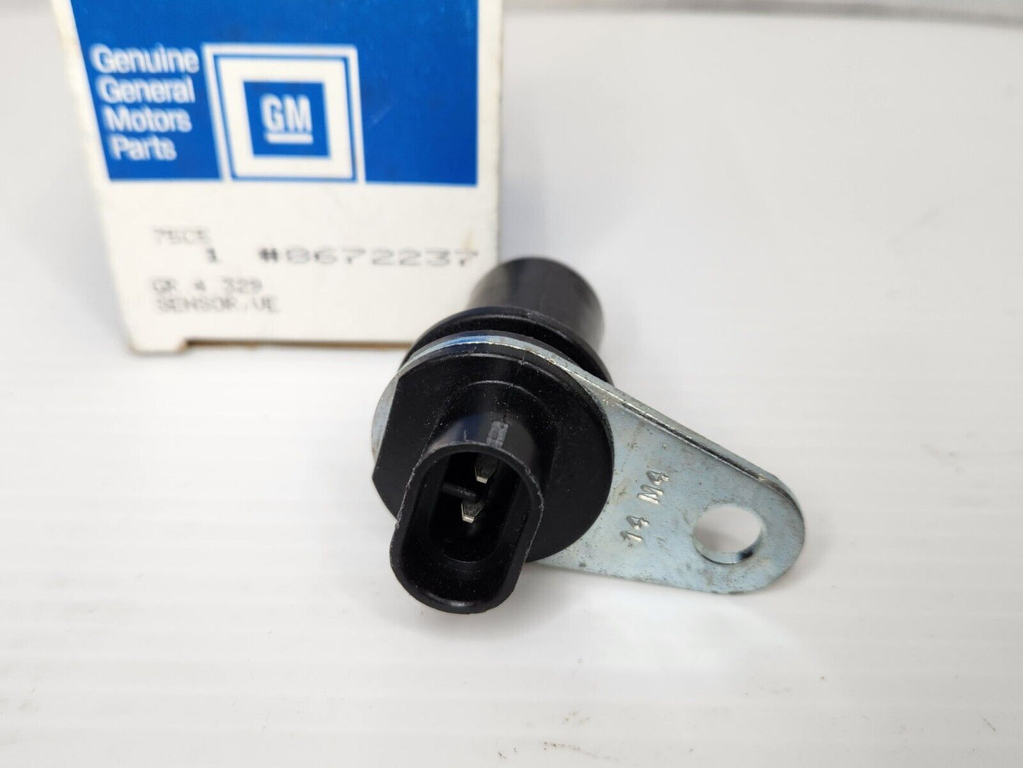 NOS NEW OEM GM 1988-2002 Chevrolet Truck Speed Sensor 8672237