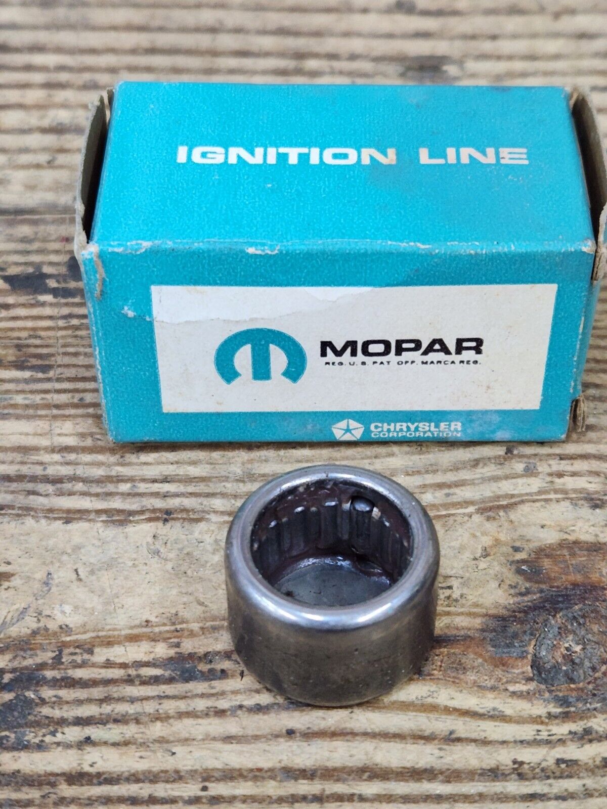 NOS 1960 - 1973 MOPAR  2095037 ALTERNATOR RECTIFIER END SHIELD BEARING