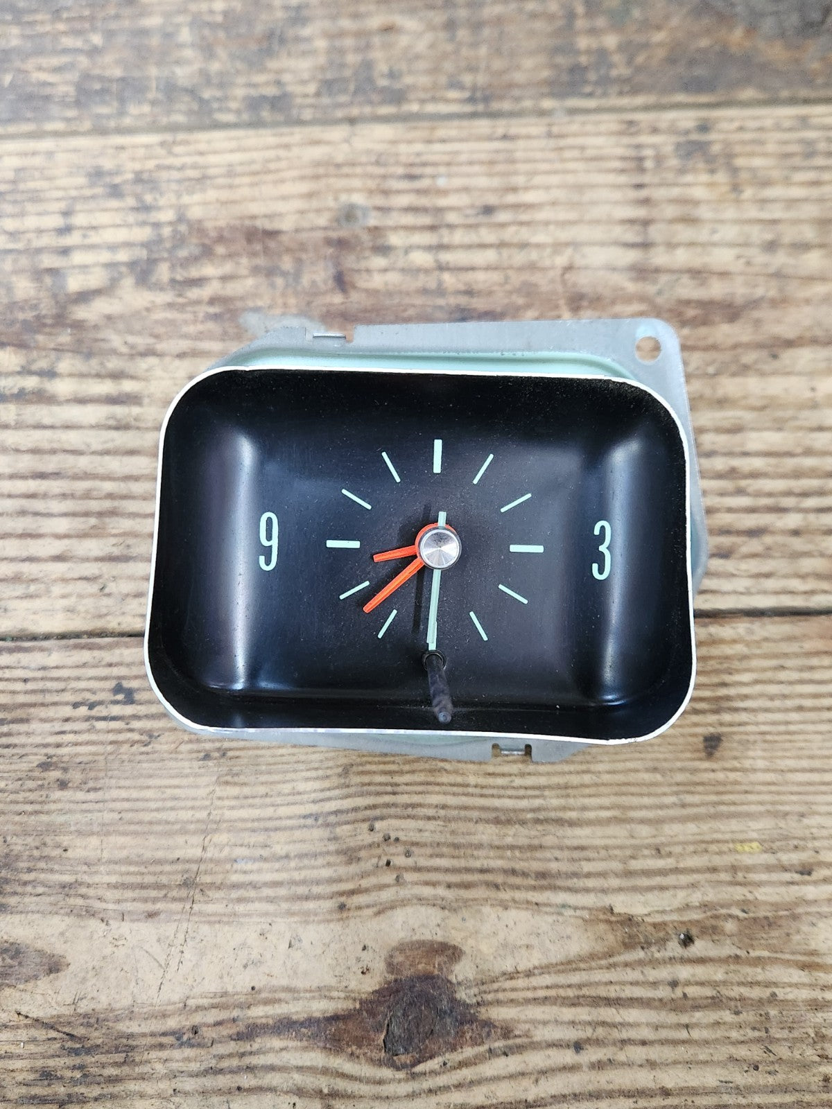 7576017