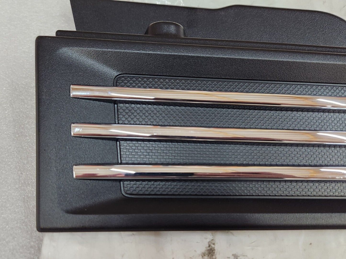 NEW 2007-11 Dodge Nitro Front RH Exterior Fender Grille Trim Molding 55157164AE