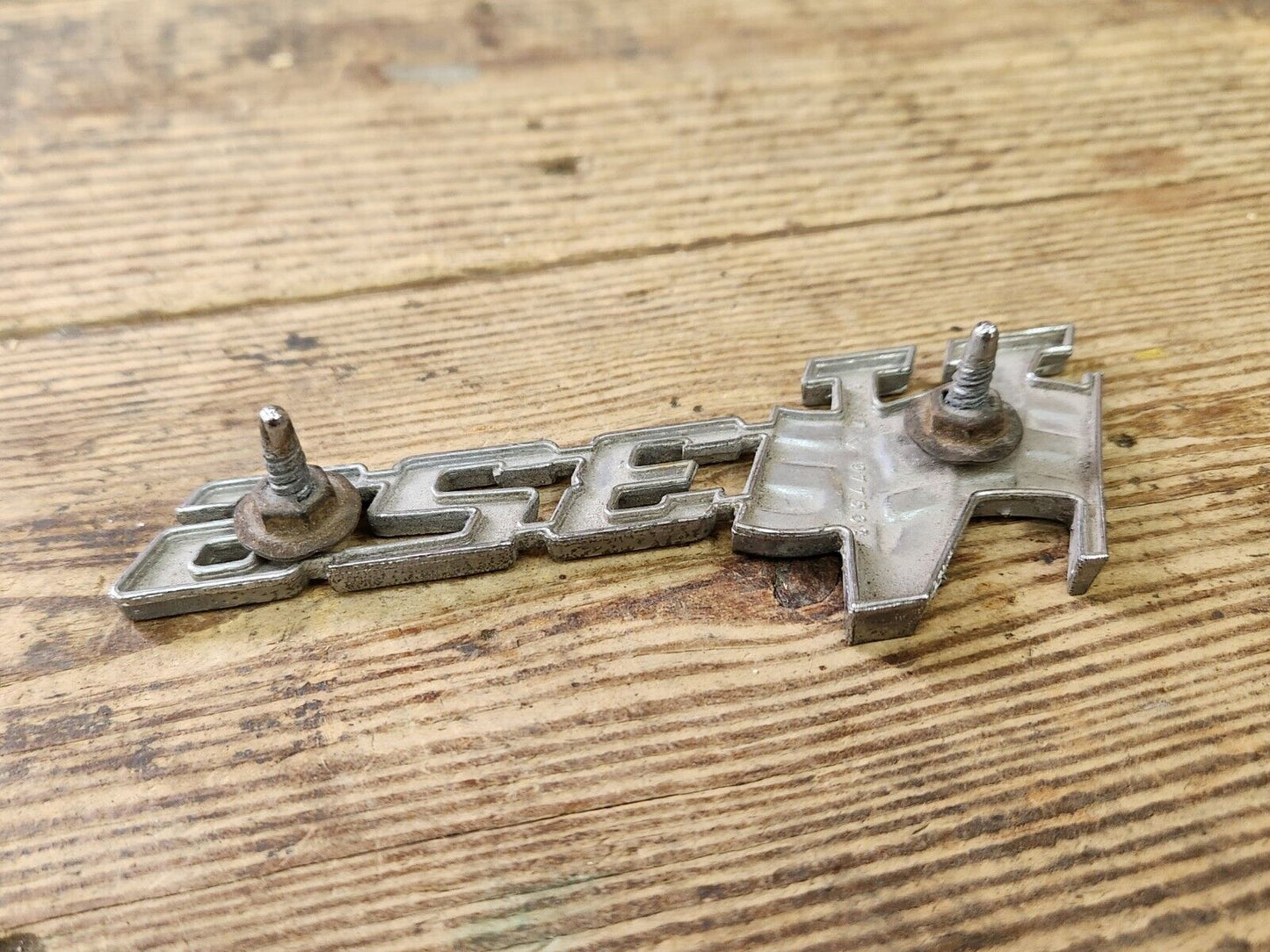 1963-1967 Pontiac emblem 326-V8 #64096 9776023