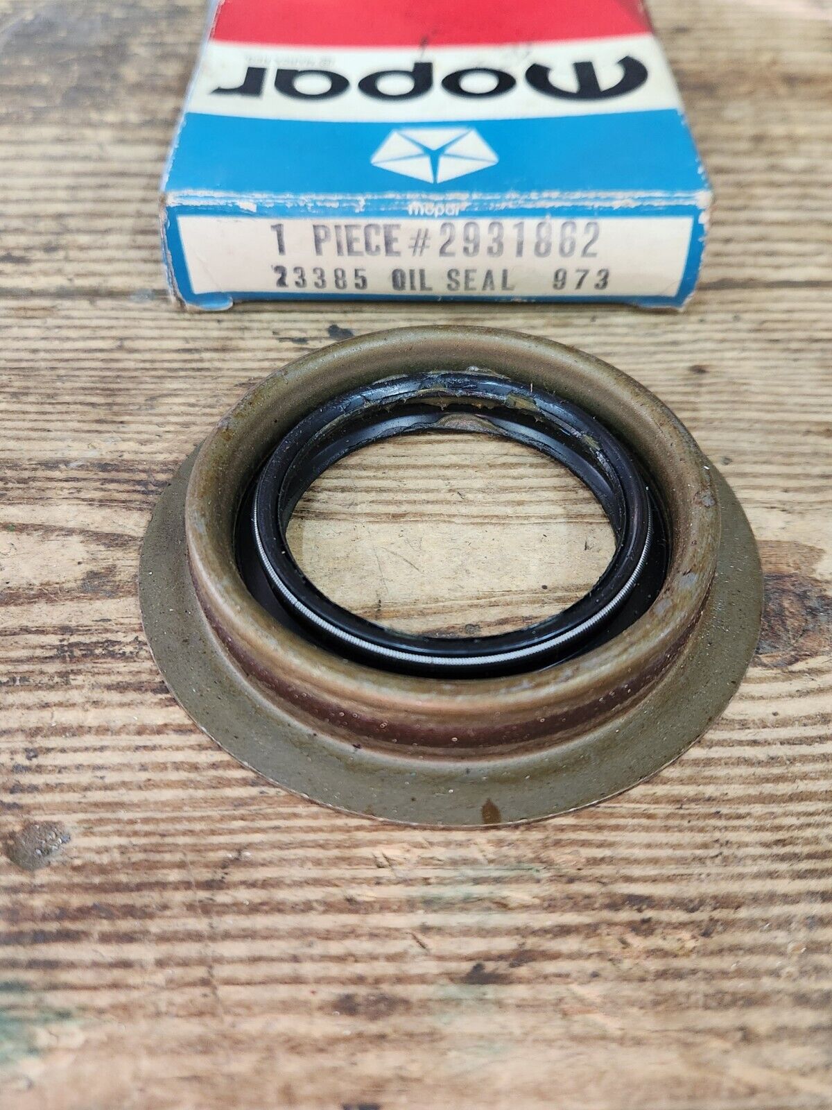 NOS MOPAR 1970 71 DODGE PLYMOUTH CHRYSLER REAR PINION SEAL 8.75 AXLE w/489 CASE