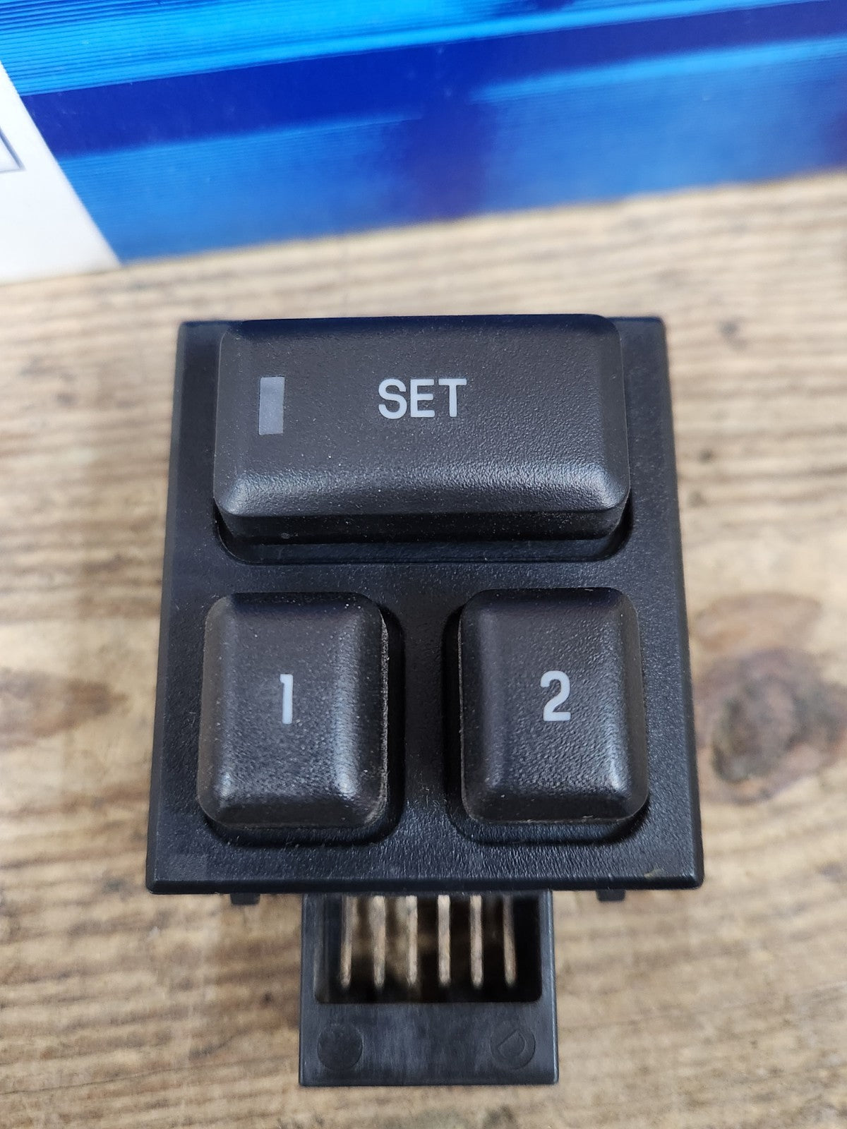 8252001