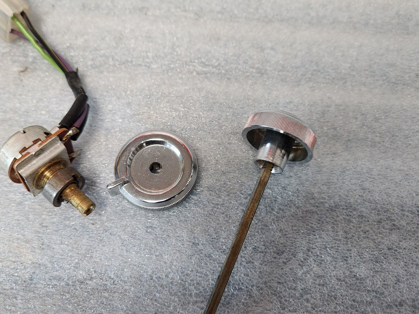1976-79 CADILLAC SEVILLE HEADLIGHT SWITCH W/ TWILIGHT SENTINEL KNOB BEZEL SHAFT