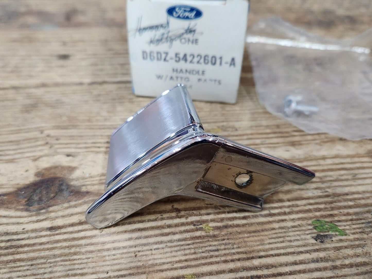 NOS OEM 1976 - 1980 FORD GRANADA LH INSIDE DOOR HANDLE ASSEMBLY D6DZ-5422601-A