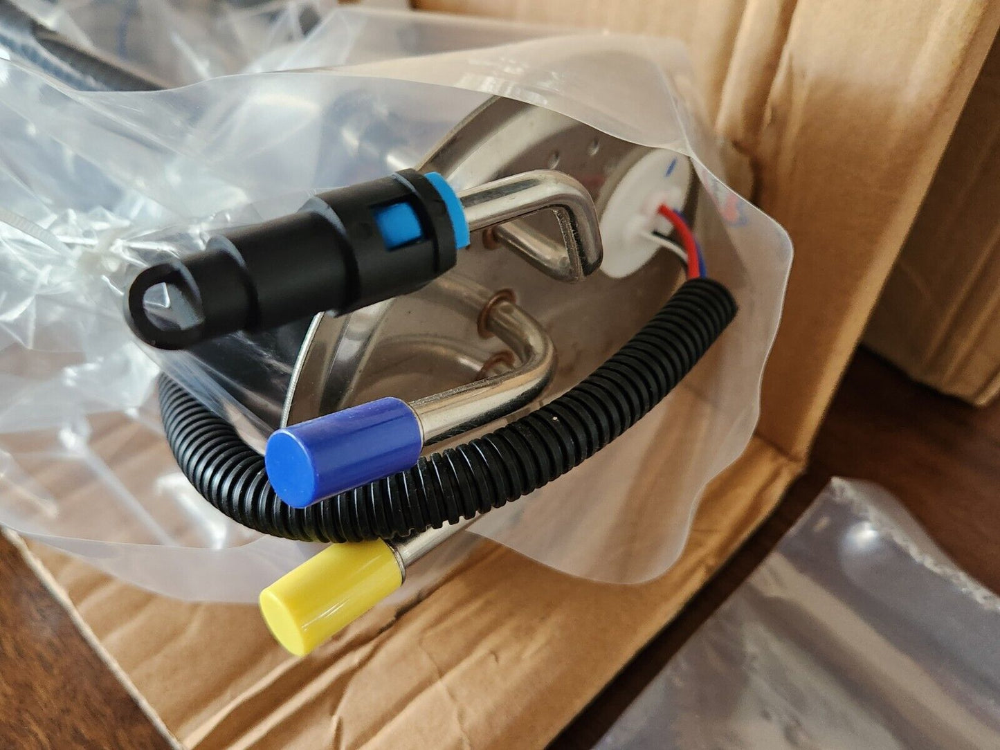 NEW Fuel Pump w/Sending Unit 1992-96 Ford E-150 E-250 E-350 Econoline Super Duty