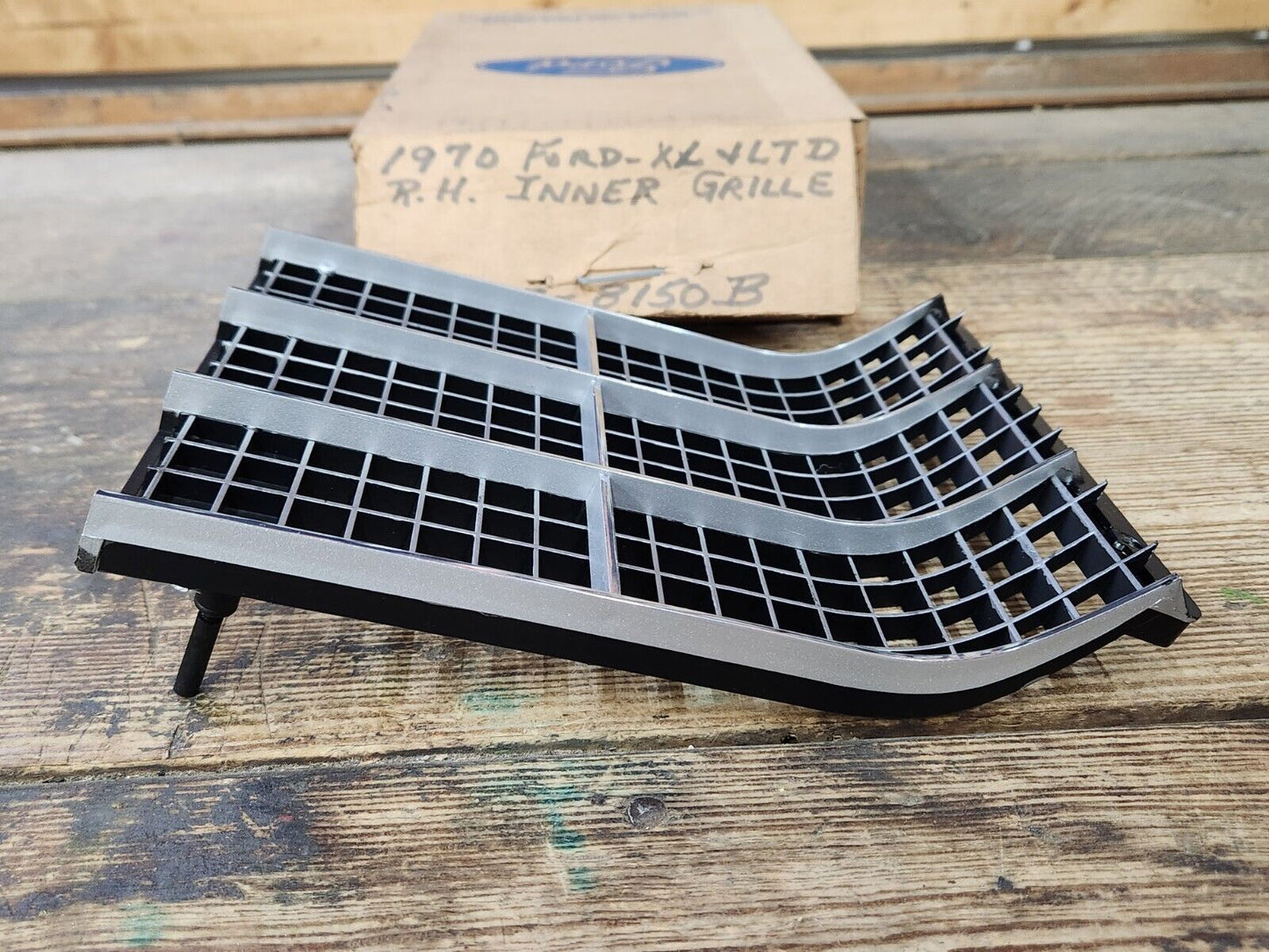 NOS OEM 1970 Ford Galaxie XL LTD RH Pass Inner Grille D0AZ-8150-B