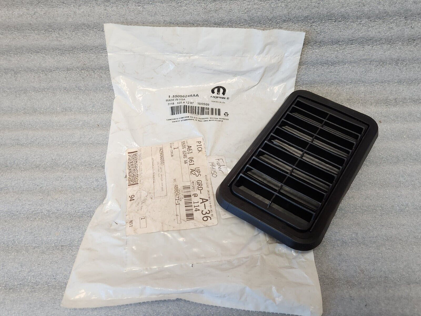 NEW Genuine Mopar 01-11 Dodge Dakota Cab Exhauster 55056245AA