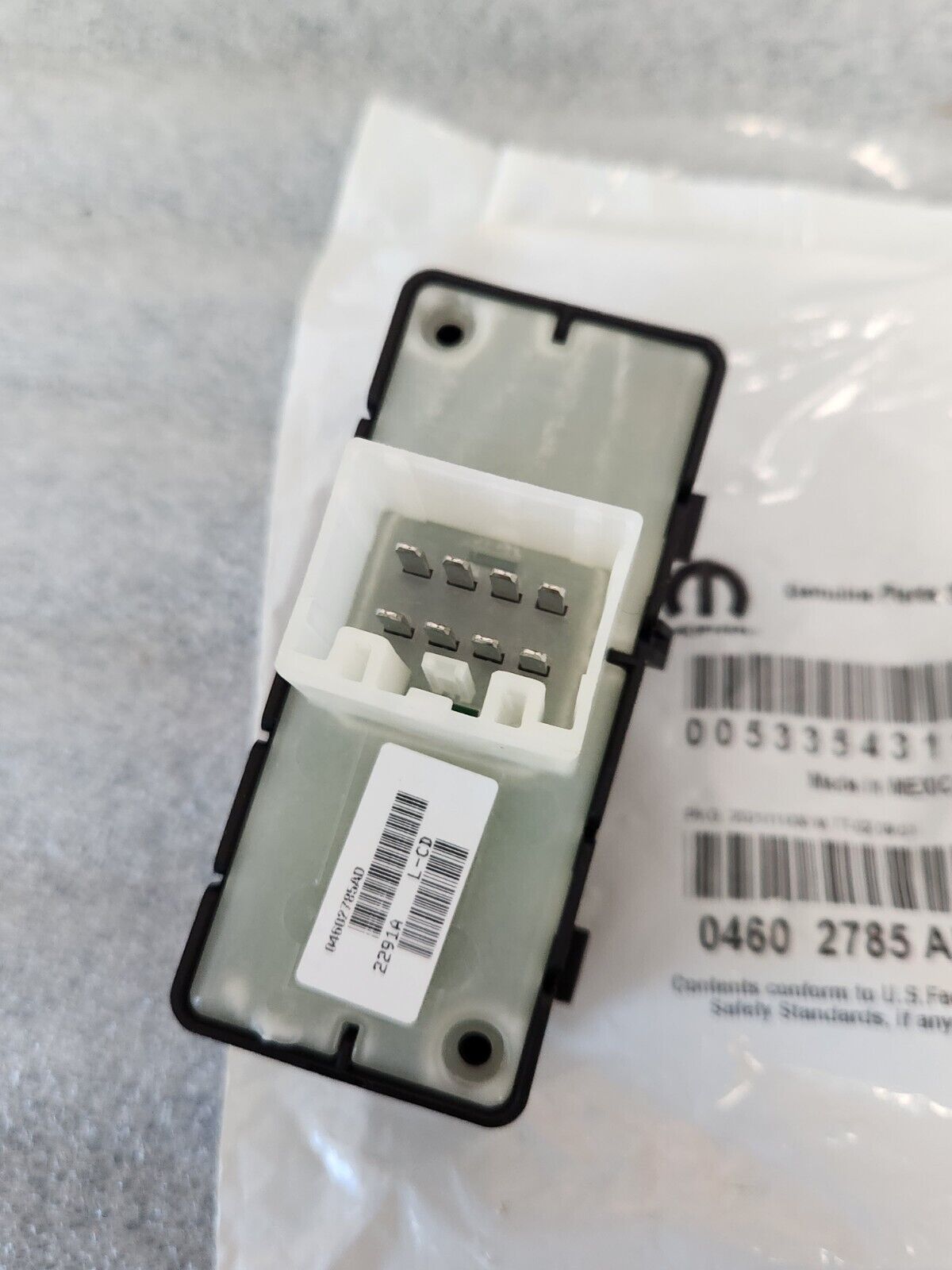 NEW Genuine MOPAR Door Window Lock Switch 200 300 Charger Magnum 04602785AD