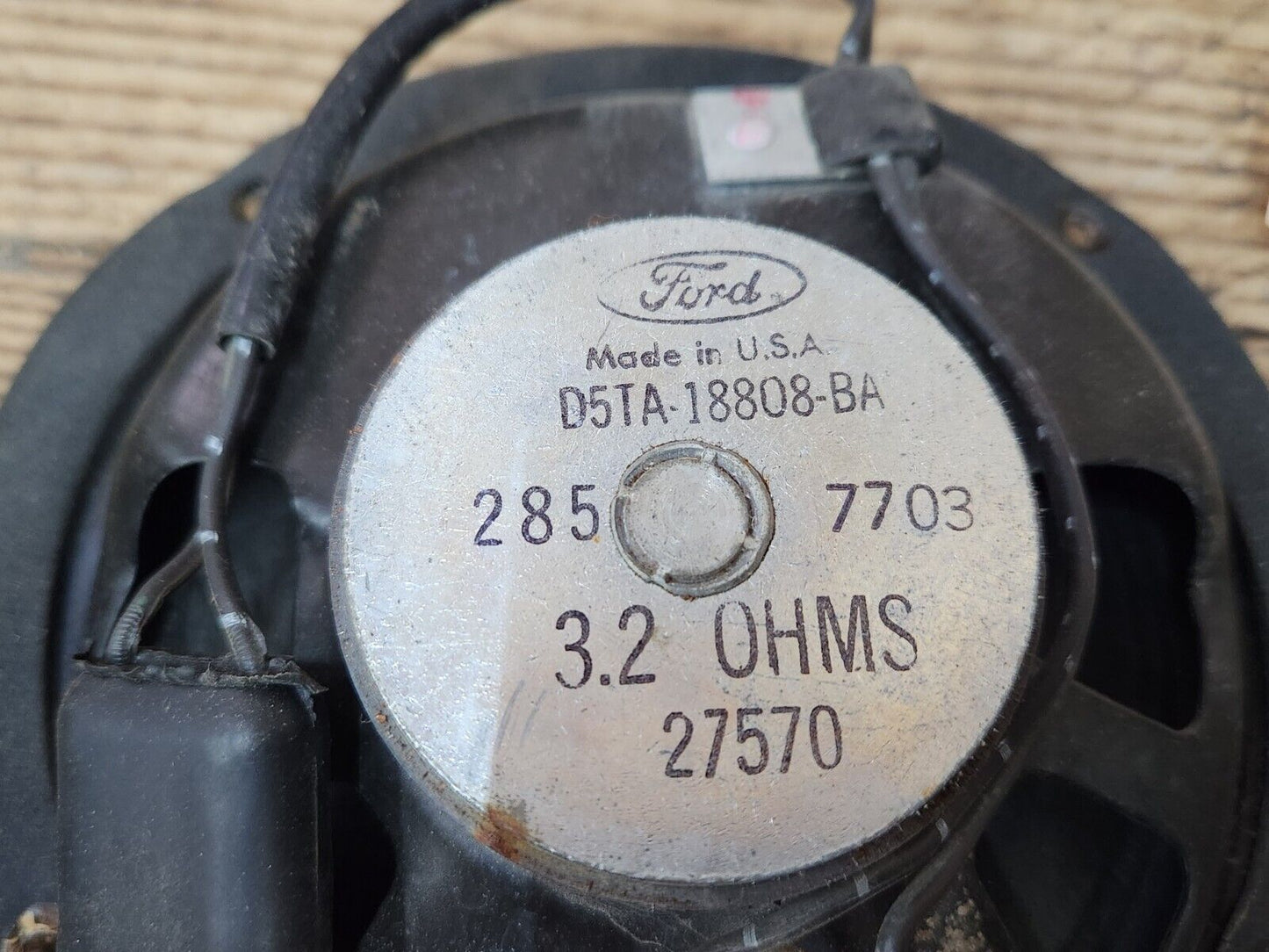 NOS OEM 75-78 FORD CAR MUSTANG TBIRD LTD 78 BRONCO FRT DOOR SPEAKER D5AZ-18808-A