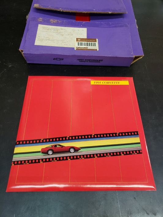 NEW 1991 CHEVROLET CORVETTE C4 BOOK Dealer Sales Brochure Album OEM GM