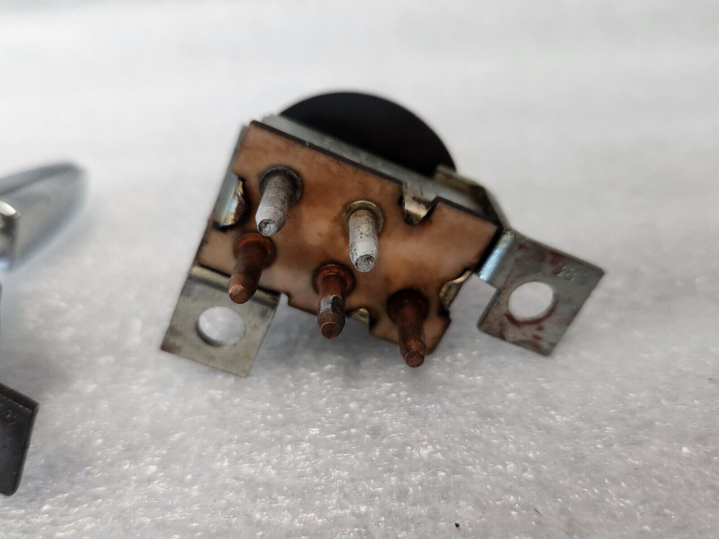 1978 1979 BUICK LESABRE ELECTRA ELECTRIC REAR WINDOW DEFOGGER SWITCH 1260862