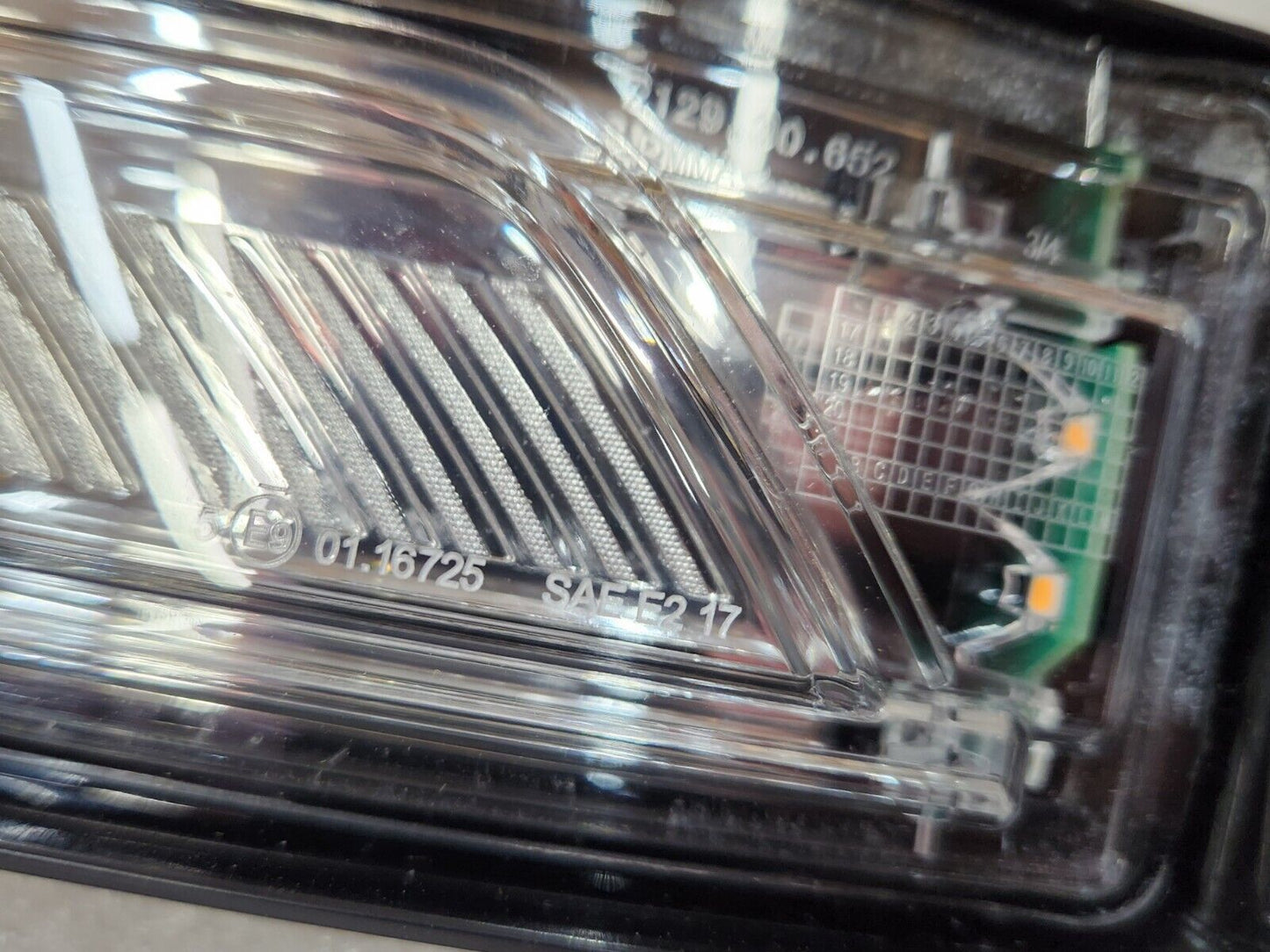 19-24 RAM 1500 TURN SIGNAL LIGHT LAMP RIGHT PASSENGER GENUINE MOPAR 68402096AA