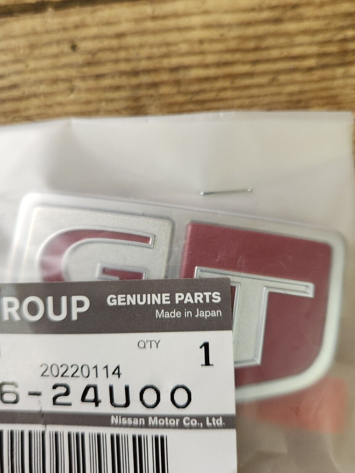 NEW GENUINE Nissan Skyline R33 GT-R Fender Emblem 63896-24U00