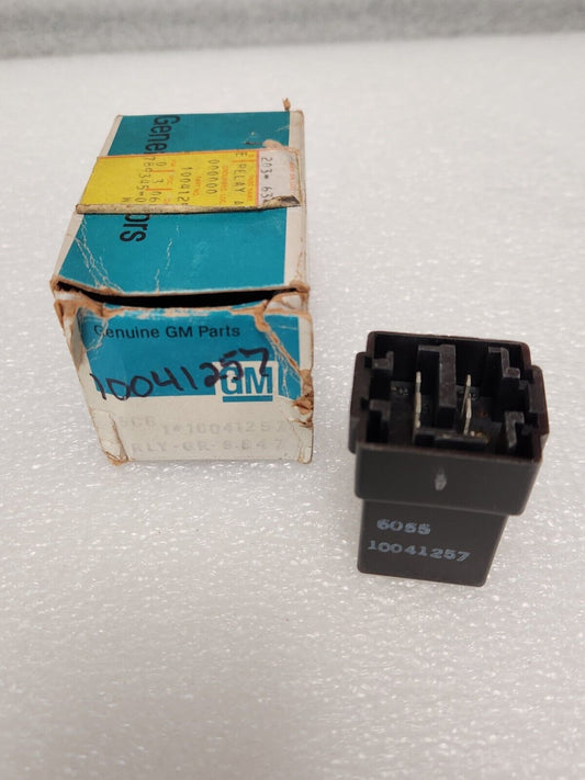 NOS OEM GM  1982-96 Radio Power Antenna Relay 10041257 Corvette Camaro Firebird