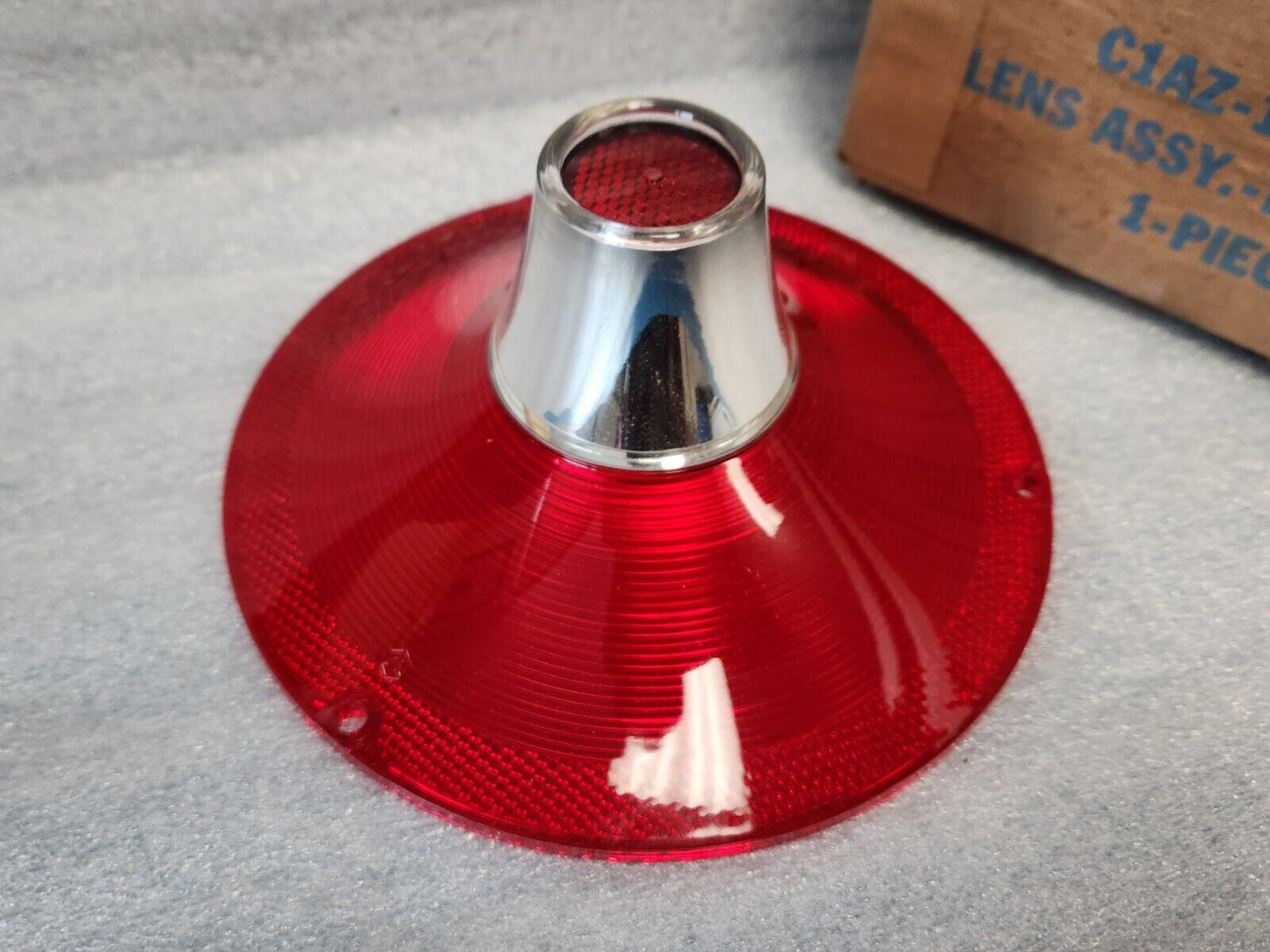 NOS OEM 1961 FORD FAIRLANE GALAXIE C1AZ-13450-A TAIL LIGHT LAMP LENS W/O BACK UP