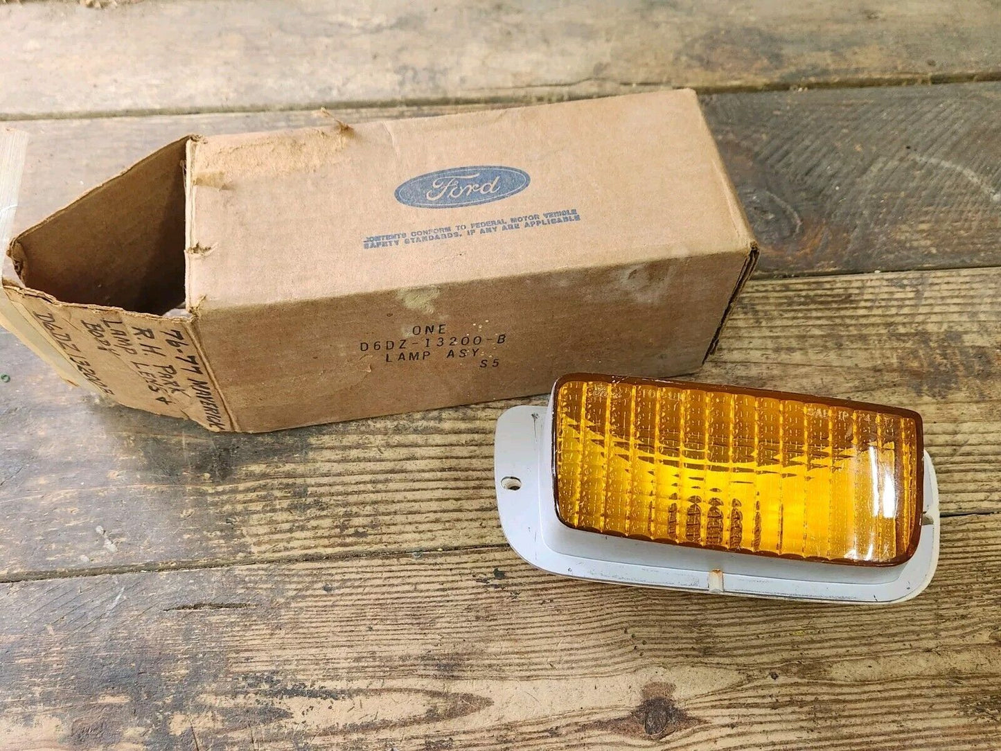1976 1977 Ford Maverick Grabber NOS FRONT GRILLE LH PARKING LAMP ASSEMBLY