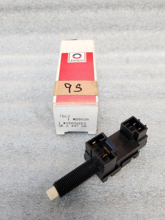 NOS OEM DELCO 1990 1991 SUBURBAN JIMMY BLAZER S-10 BRAKE LIGHT SWITCH 15602652