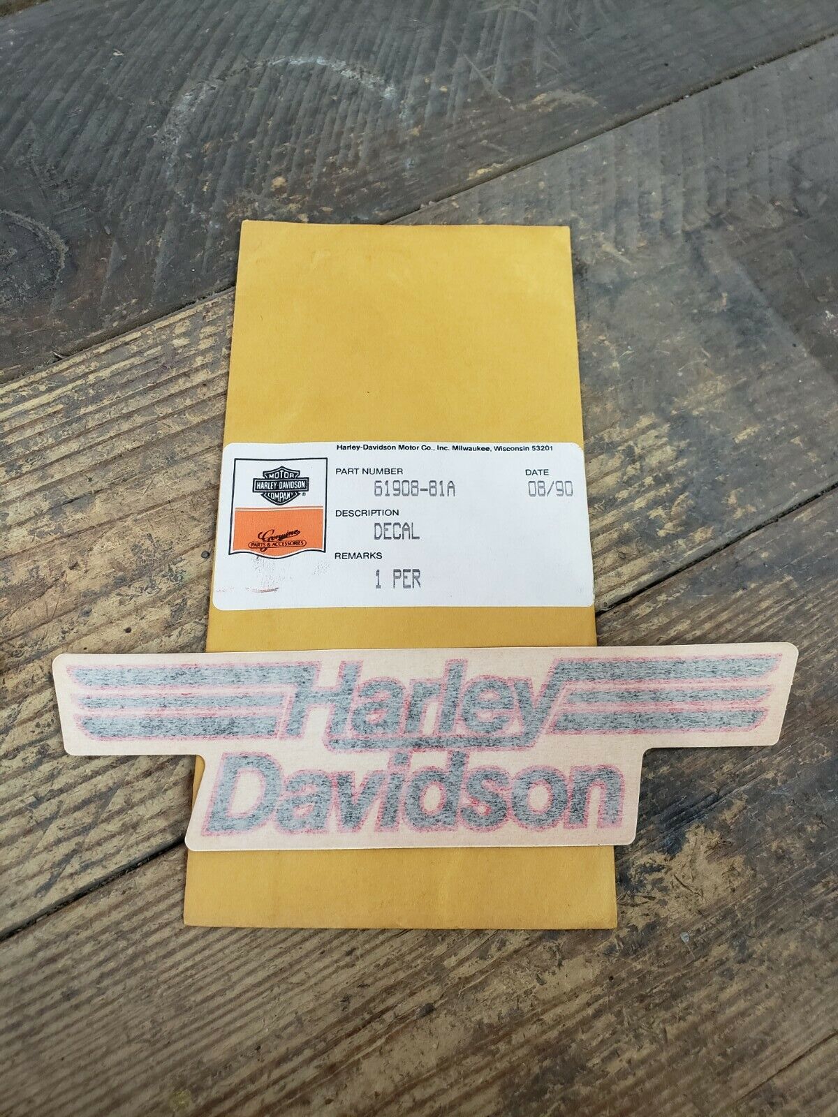 NOS PAIR HARLEY 1981 82 FXS 82 XLS SPORTSTER BLACK RED GAS TANK DECAL 61908-81 A