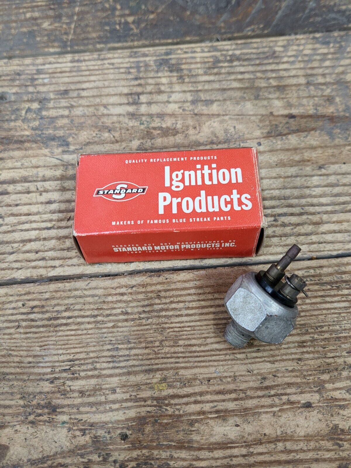 NOS MOPAR 1960-1971 DODGE TRUCK BRAKE STOPLIGHT SWITCH 1937172 USA MADE