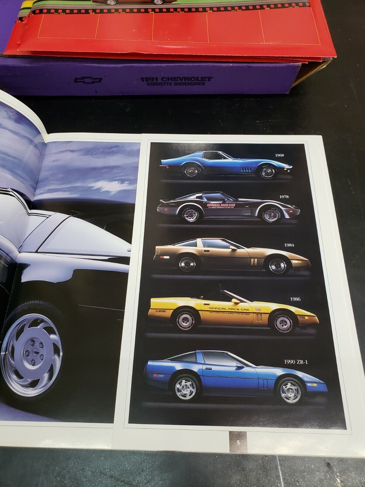 NEW 1991 CHEVROLET CORVETTE C4 BOOK Dealer Sales Brochure Album OEM GM