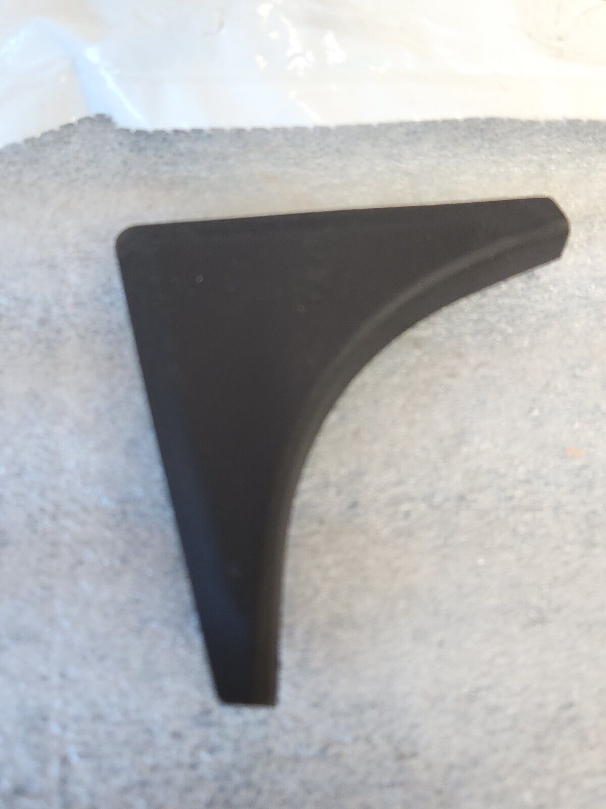 NEW MOPAR 17-25 PACIFICA TOP INSIDE CORNER OF FRONT DOOR BEZEL RIGHT 68257856AB