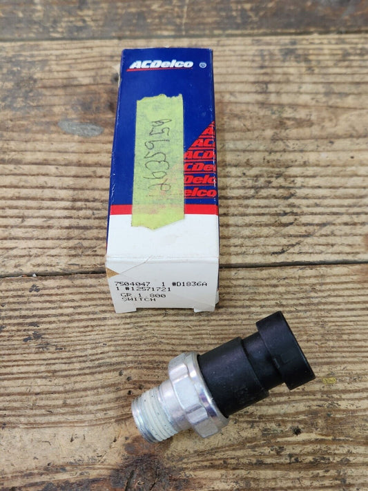 1995-2011 DeVille DTS Eldorado SeVille Lucerne GM Oil Pressure Switch 12635958