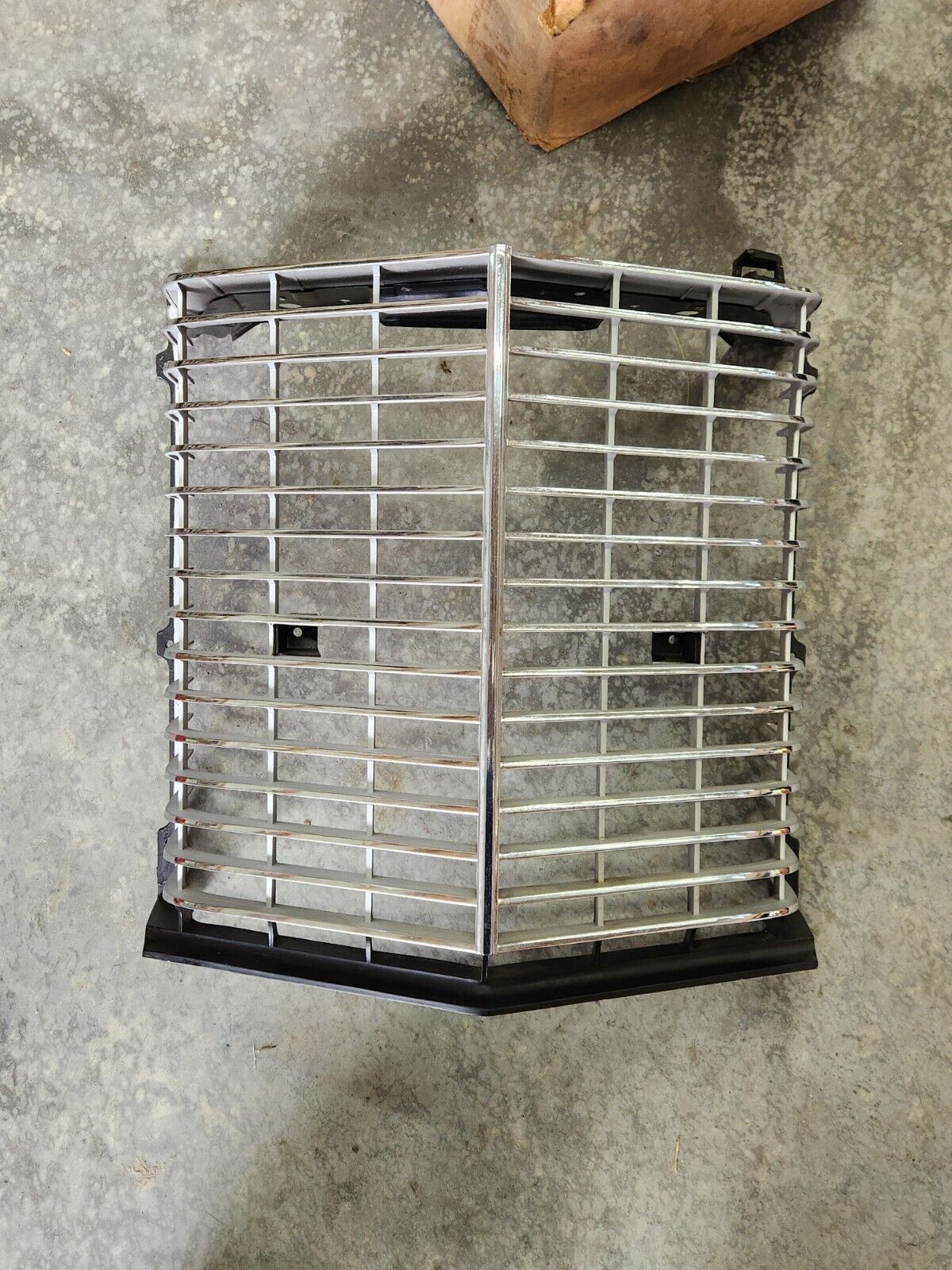 NOS 1972 Ford LTD Galaxie 500 Country Squire Ranch Grille in Box D2AZ-8200-A