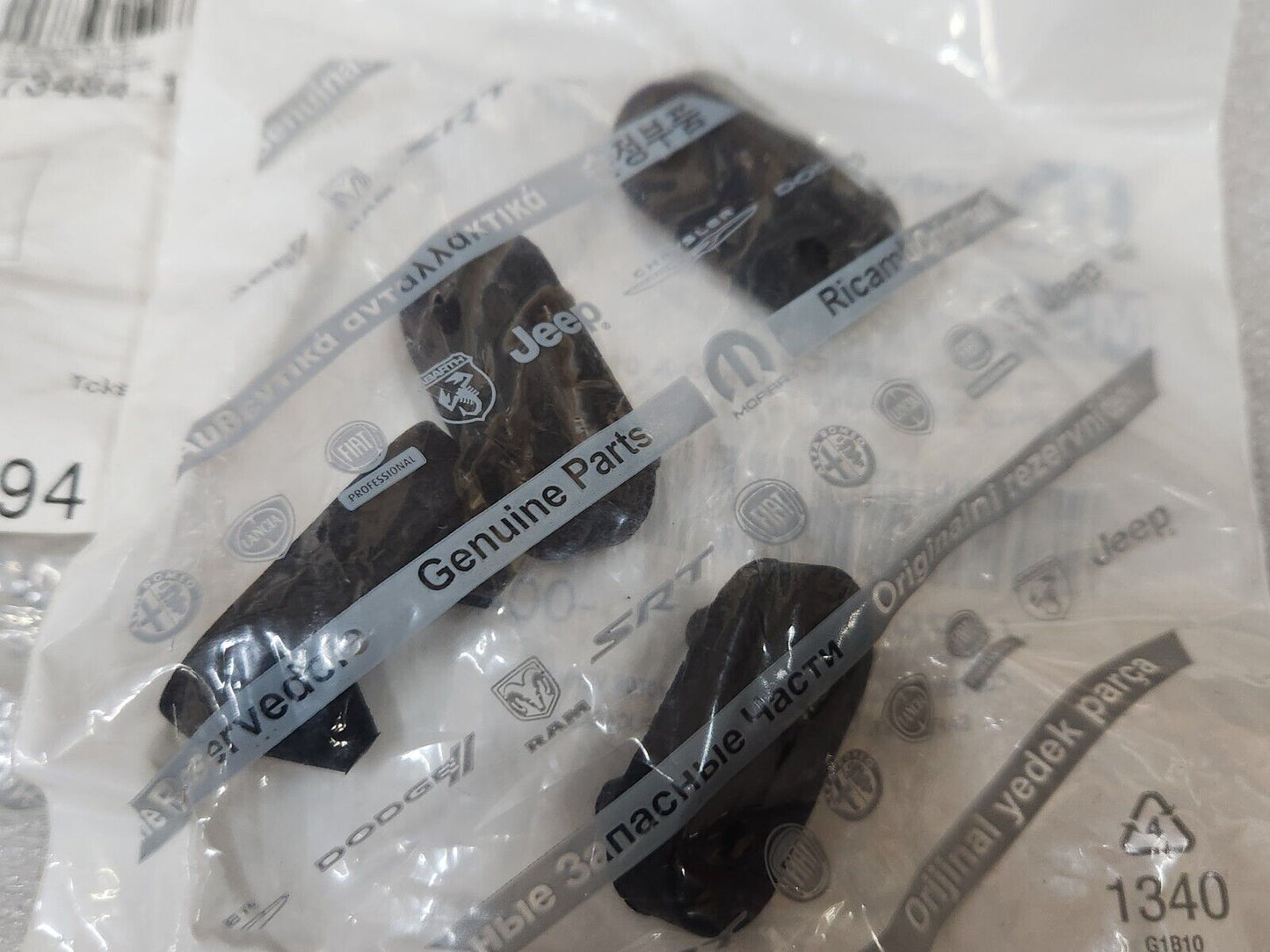 NEW OEM 87-06 JEEP YJ & TJ WRANGLER  HOOD TO FENDER GROMMET SET Of (4) J4007541