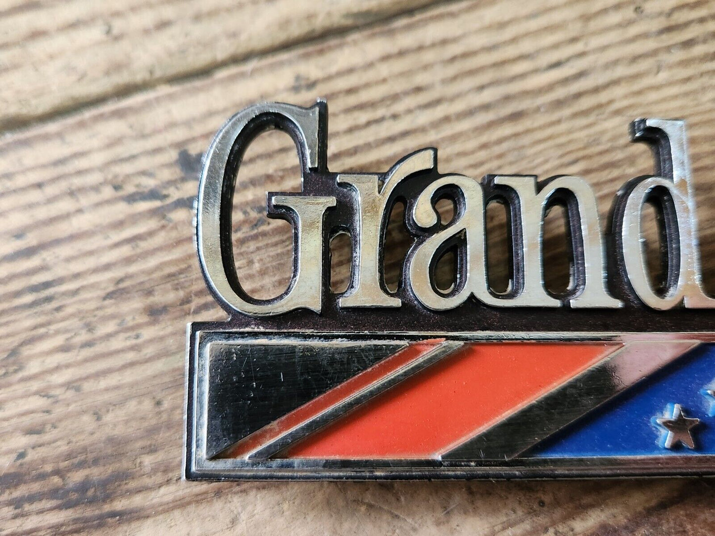 1974 PONTIAC GRAND AM TRUNK LID EMBLEM OEM 9676369 GM