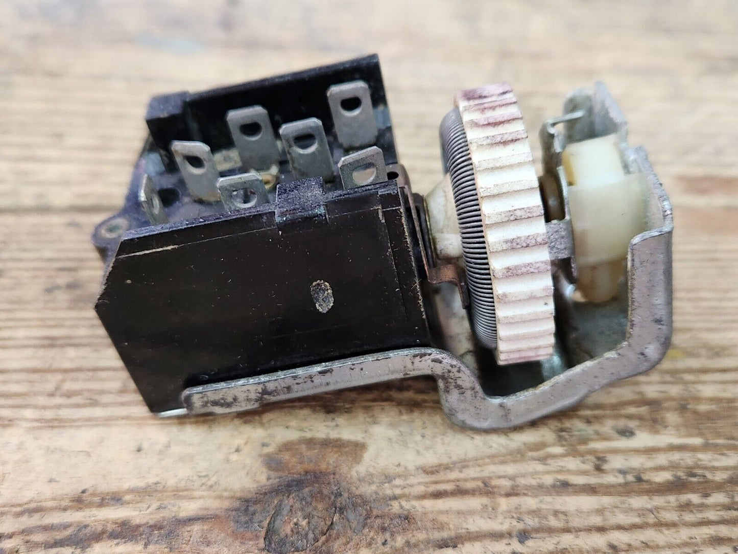NOS 1974-1978 PLYMOUTH CHRYSLER DODGE STANDARD HEADLIGHT LAMP SWITCH DS-146