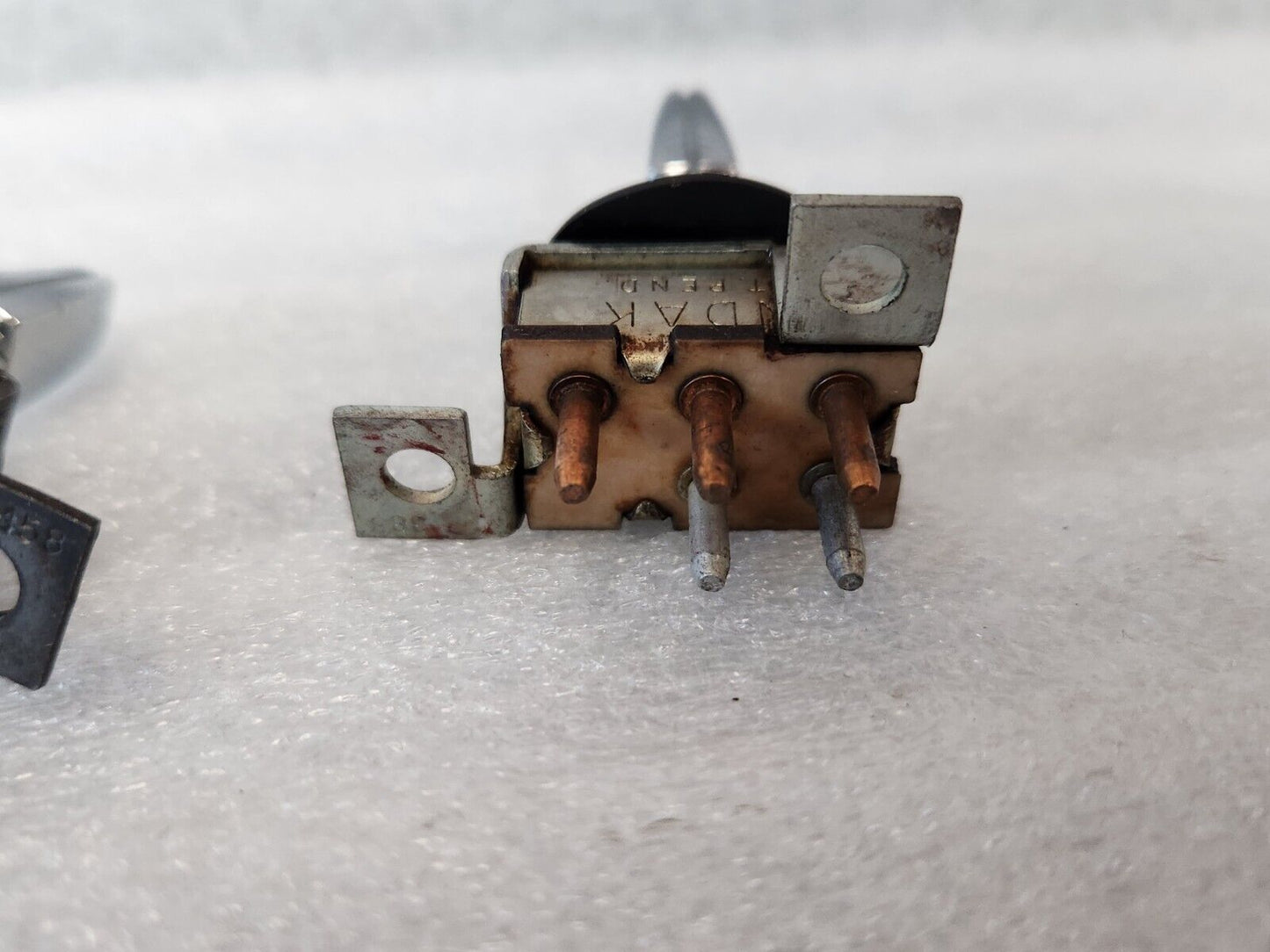 1978 1979 BUICK LESABRE ELECTRA ELECTRIC REAR WINDOW DEFOGGER SWITCH 1260862