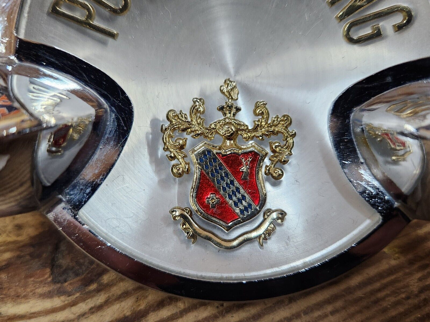 1959 BUICK STEERING WHEEL CENTER EMBLEM CAP POWER STEERING NICE!