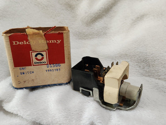 NOS 69-81 CHEVROLET CAMARO / IMPALA / CAPRICE HEADLIGHT SWITCH GM 1995183 D-1586