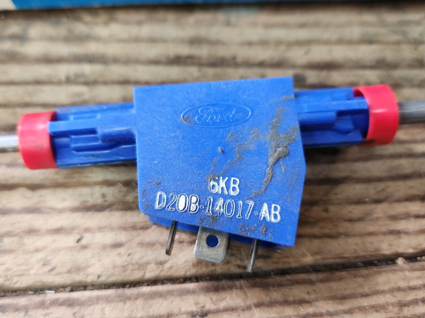 NOS 1972 - 1979 FORD GRAN TORINO LTD II 4DR OR STATION WAGON RH DOOR LOCK SWITCH