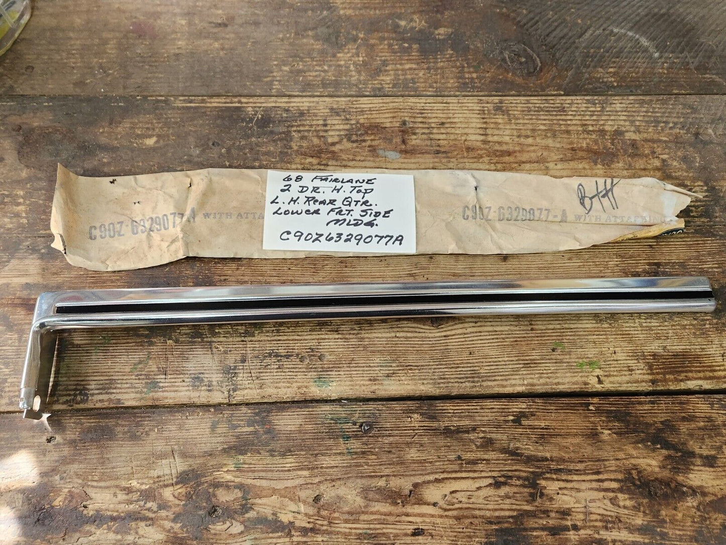 NOS 1968 1969 FORD FAIRLANE 500 HT COBRA LOWER FRONT QUARTER MOLDING TRIM