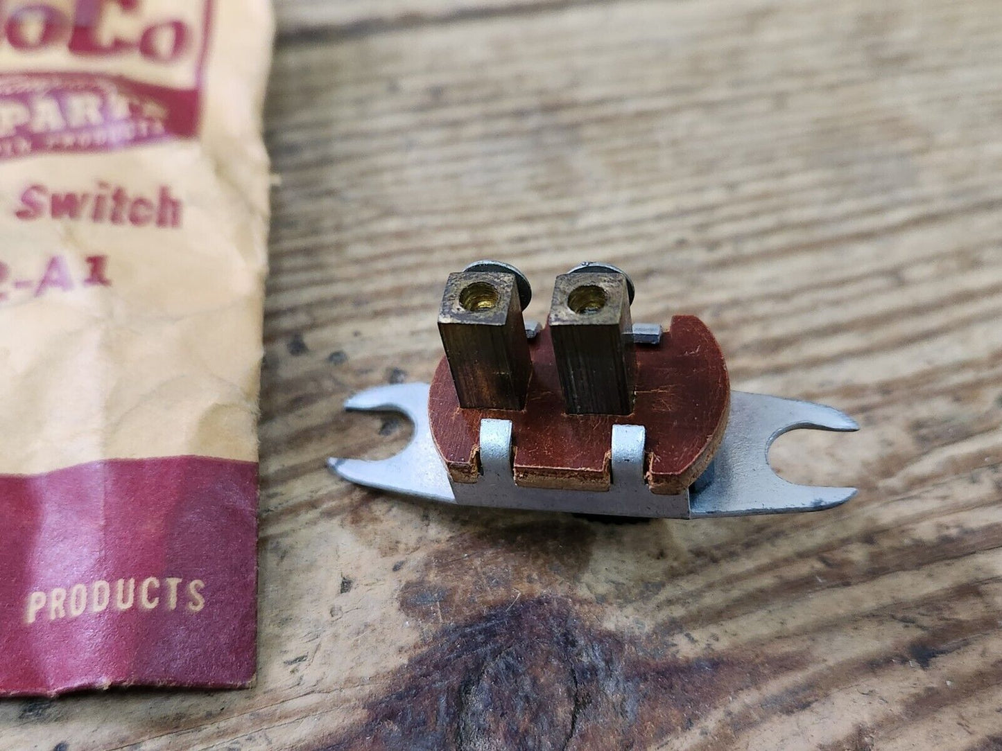 1930s 1940s 1950s FORD CHEVROLET BUICK NASH KAISER PACKARD NOS DOME LIGHT SWITCH